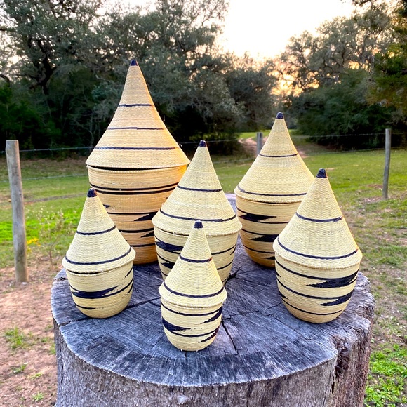 Rwandan Nesting Peace Baskets - Set of 6 - Picture 3 of 9